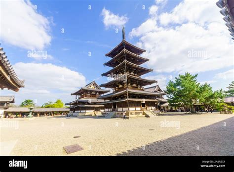  Der Hōryū-ji Tempel: Ein spiritueller Rückzugsort für Kunstliebhaber und Geschichtsenthusiasten!