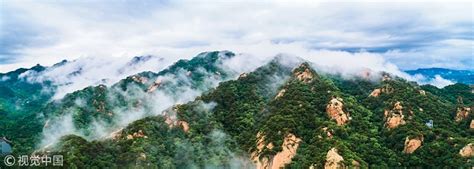  Die Qianshan-Festung: Ein historischer Gigant mit Panoramablick über Anshan!